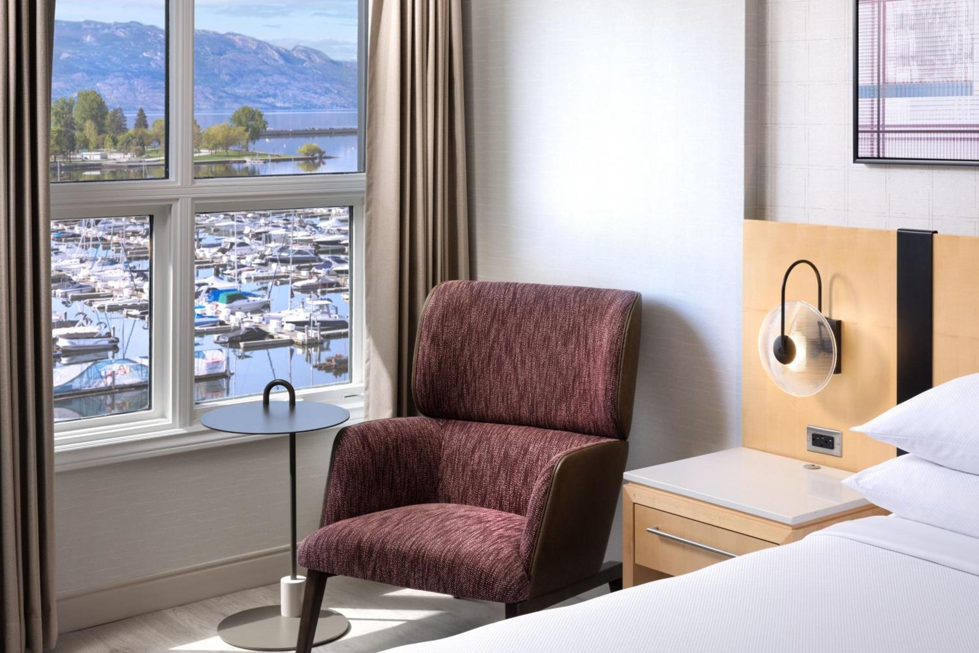 Delta Hotels By Marriott Grand Okanagan Resort Kelowna Bagian luar foto