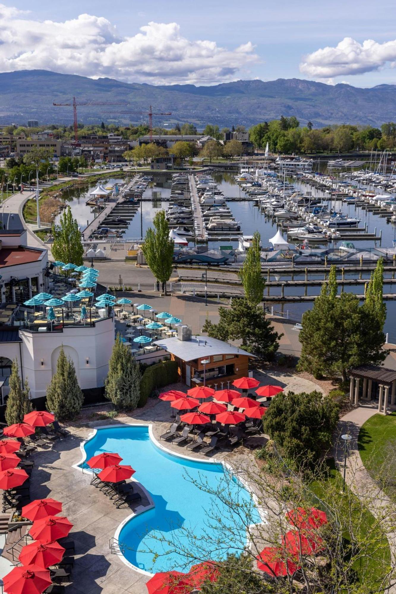 Delta Hotels By Marriott Grand Okanagan Resort Kelowna Bagian luar foto